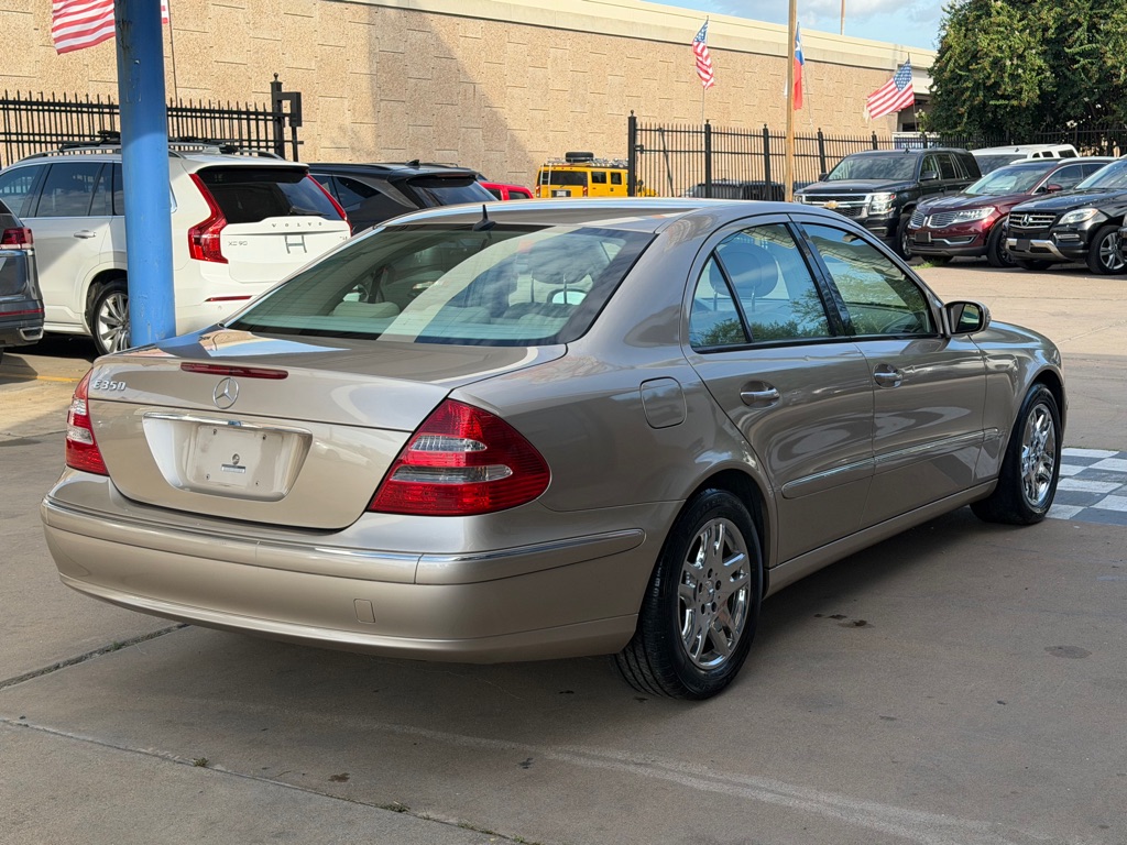 Photo 6 of this MERCEDES-BENZ E-CLASS