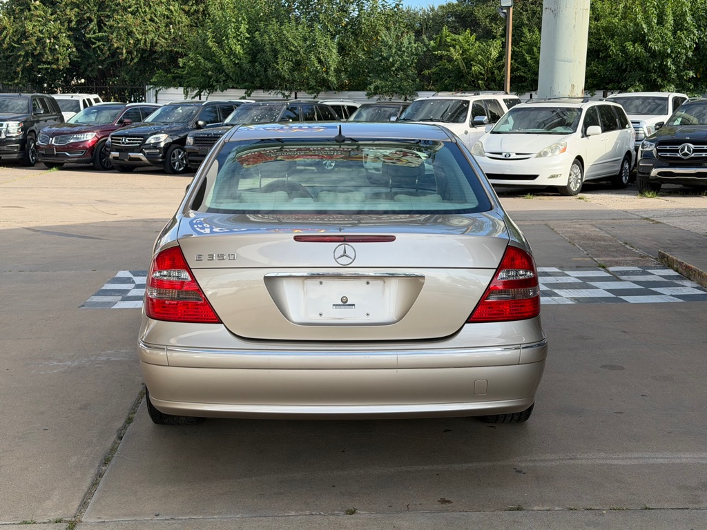 Photo 5 of this MERCEDES-BENZ E-CLASS