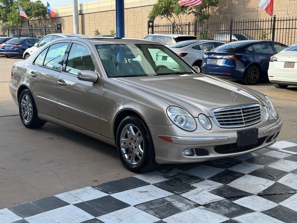 Photo 7 of this MERCEDES-BENZ E-CLASS
