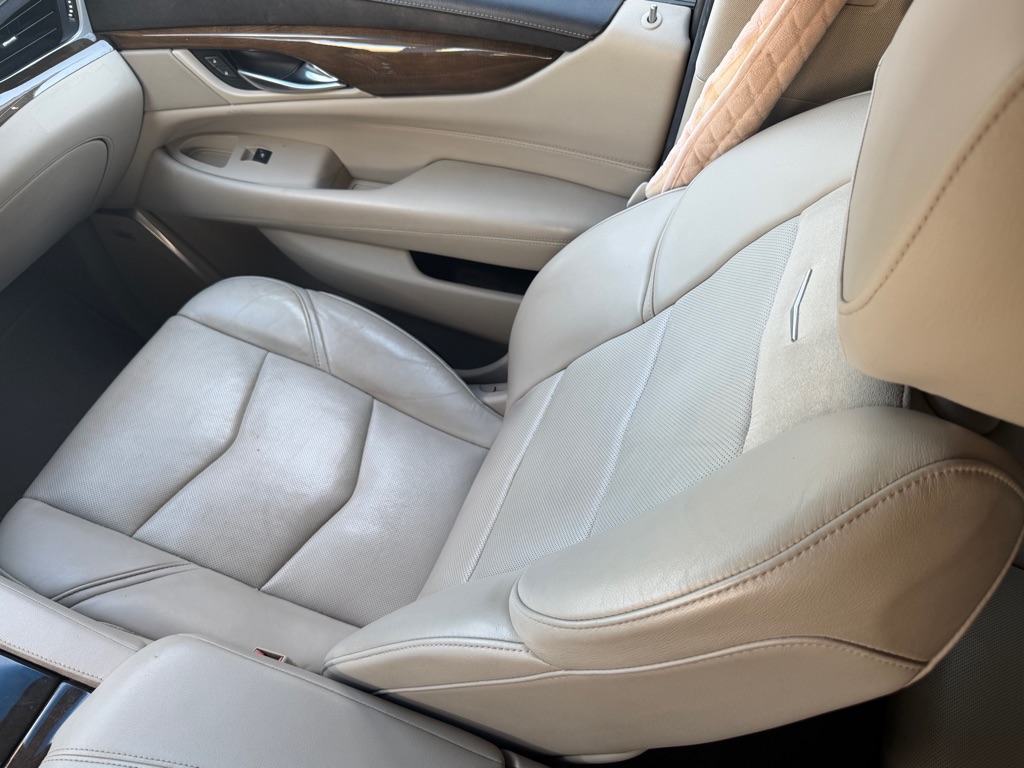 Photo 12 of this CADILLAC ESCALADE