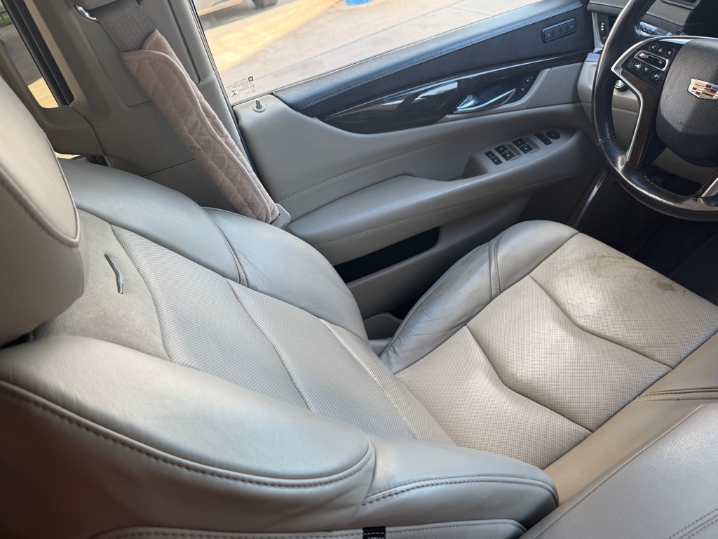 Photo 13 of this CADILLAC ESCALADE