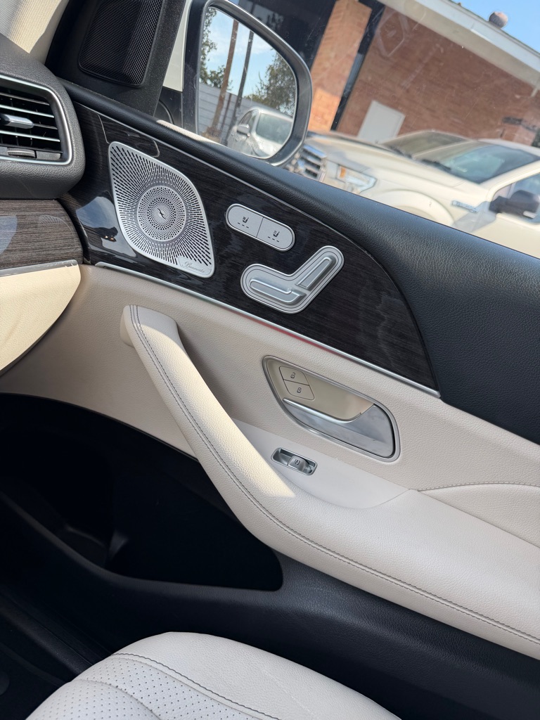 Photo 22 of this MERCEDES-BENZ GLE