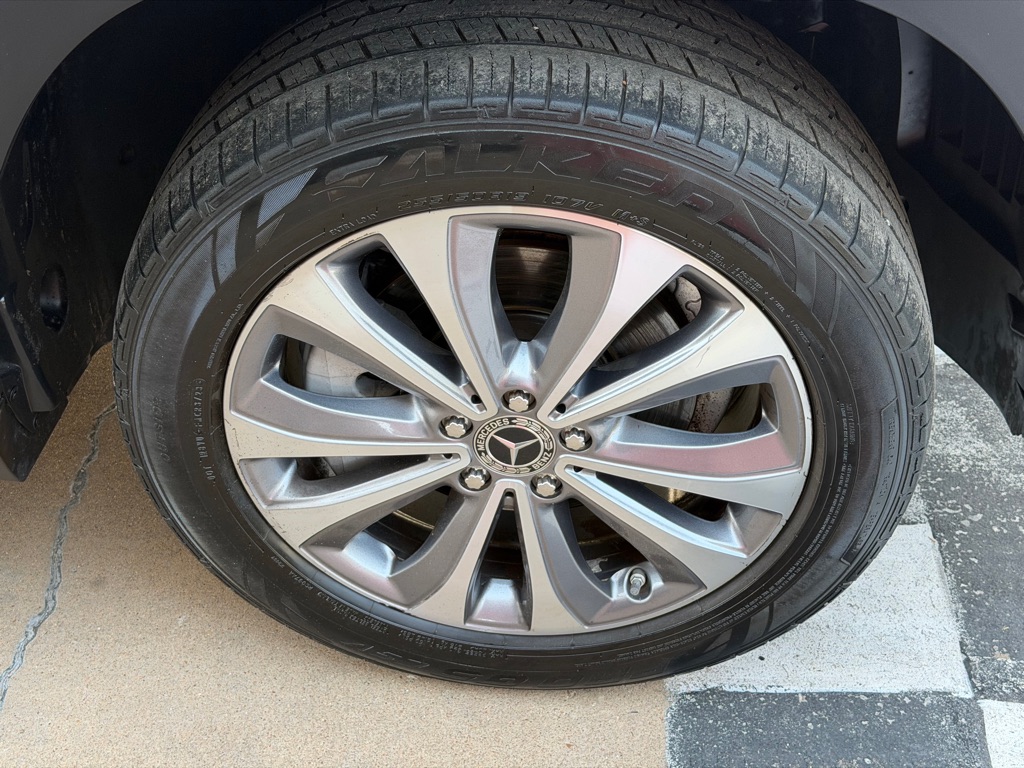 Photo 23 of this MERCEDES-BENZ GLE