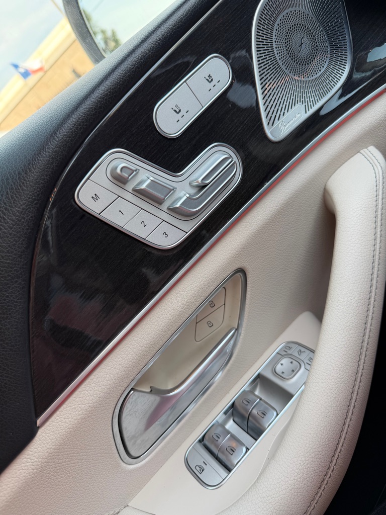 Photo 21 of this MERCEDES-BENZ GLE