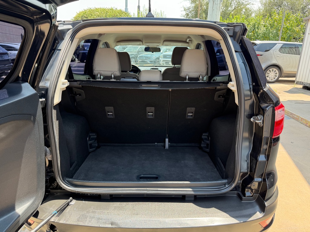 Photo 18 of this FORD ECOSPORT