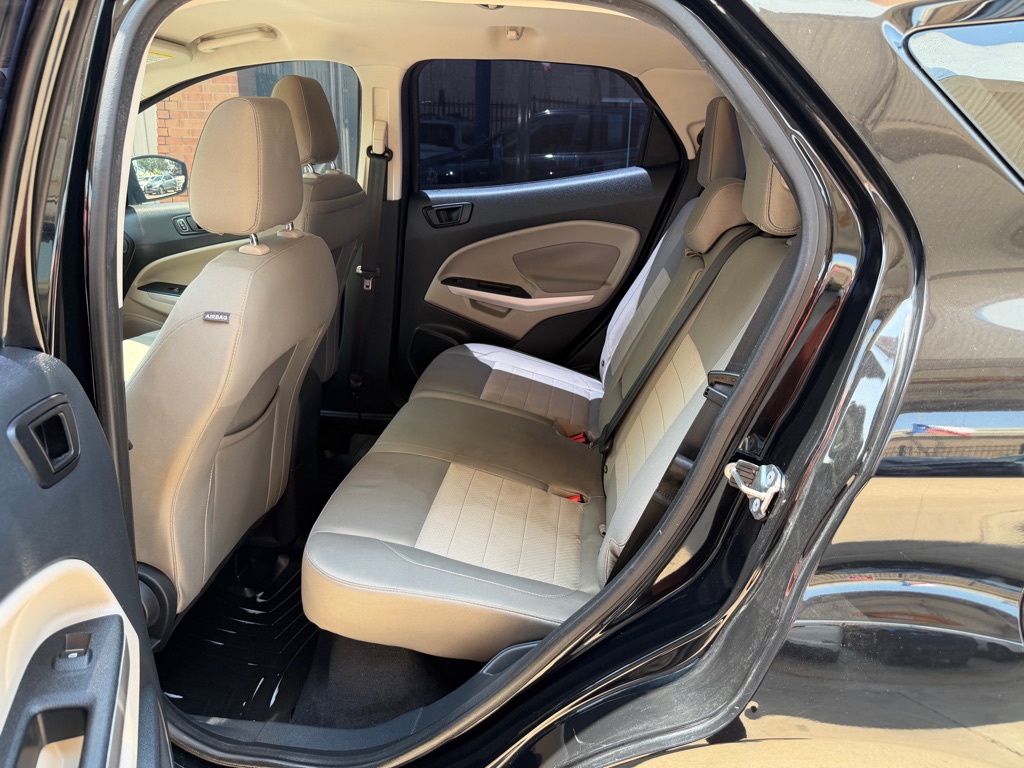 Photo 8 of this FORD ECOSPORT