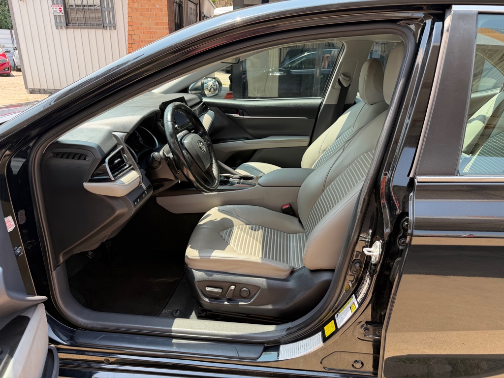 Photo 7 of this TOYOTA CAMRY
