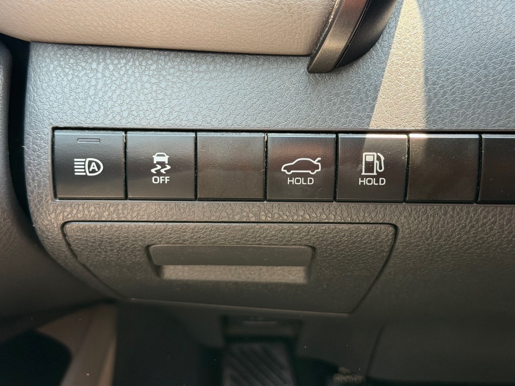 Photo 12 of this TOYOTA CAMRY