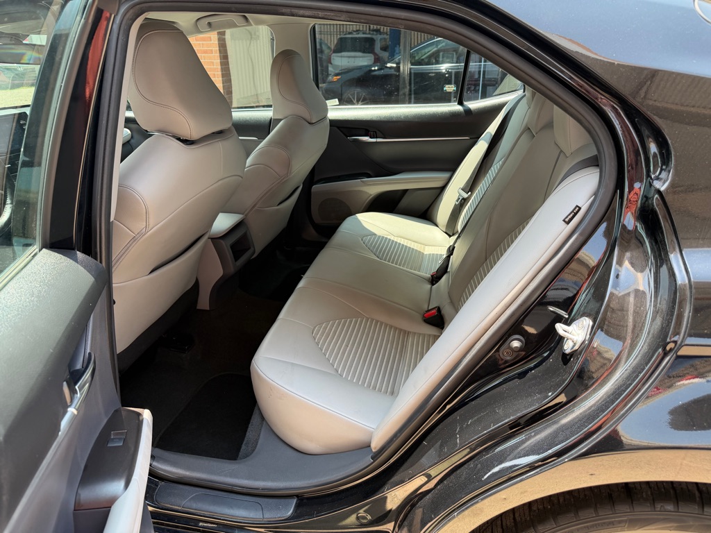 Photo 8 of this TOYOTA CAMRY