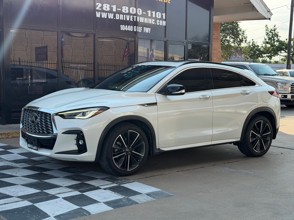 Photo 2 of this INFINITI QX55