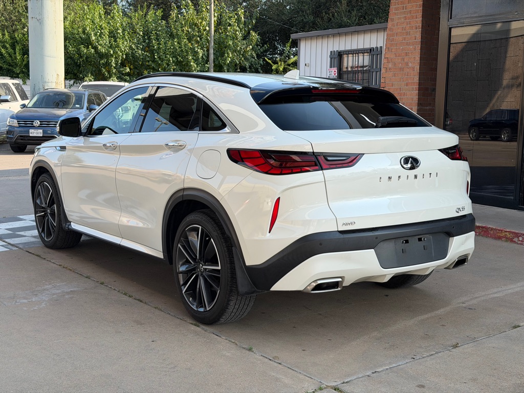 Photo 3 of this INFINITI QX55