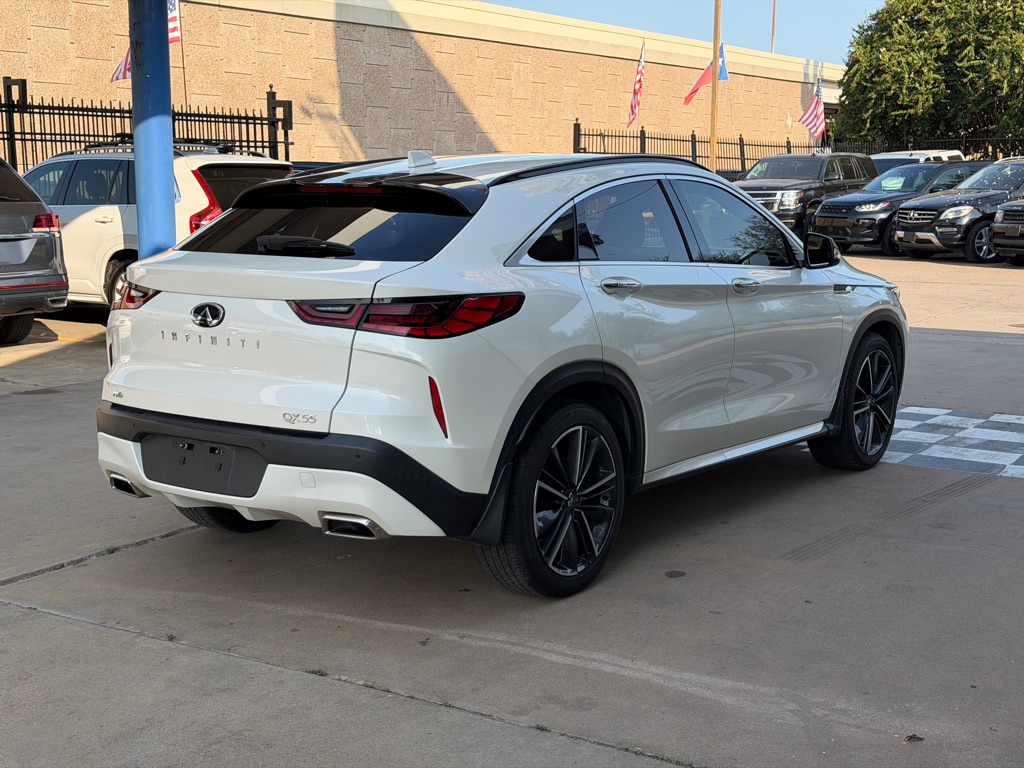 Photo 5 of this INFINITI QX55