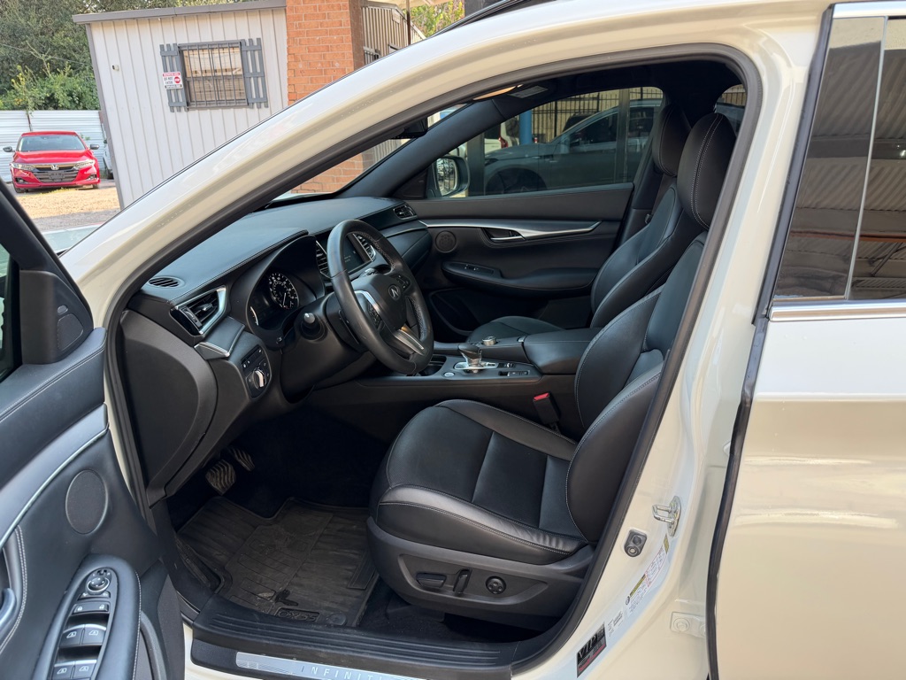 Photo 7 of this INFINITI QX55