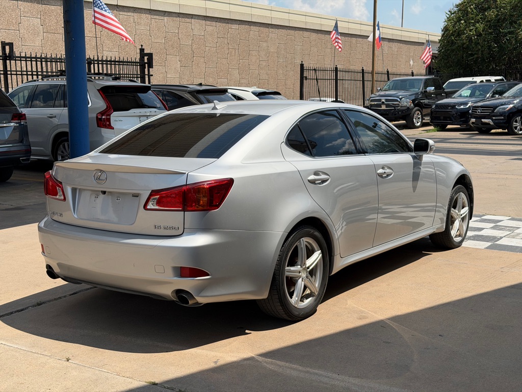 Photo 5 of this LEXUS IS