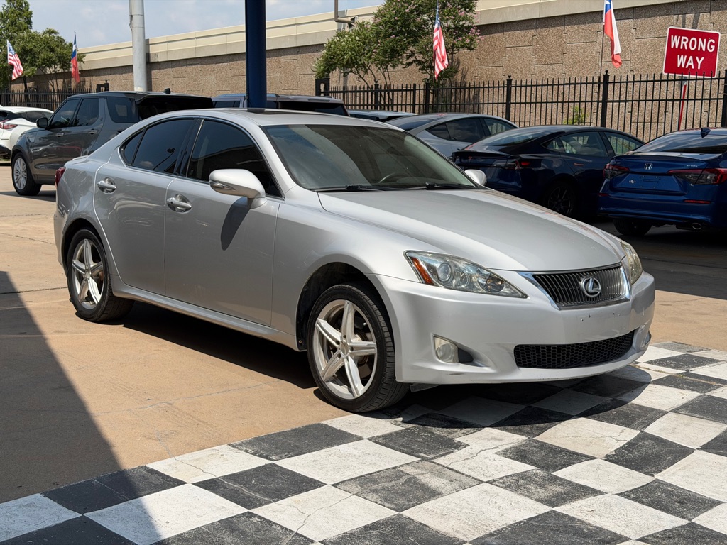 Photo 6 of this LEXUS IS
