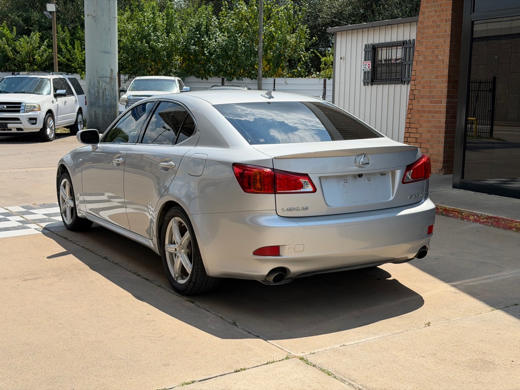 Photo 3 of this LEXUS IS