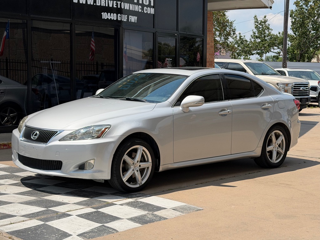 Photo 2 of this LEXUS IS