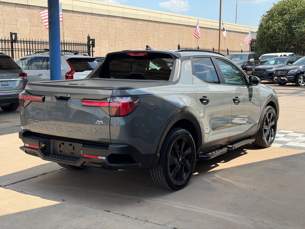 Photo 5 of this HYUNDAI SANTA CRUZ
