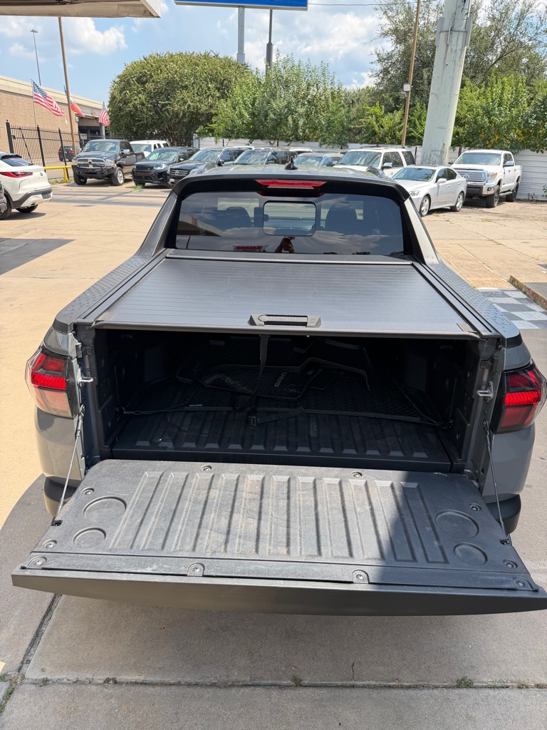 Photo 22 of this HYUNDAI SANTA CRUZ