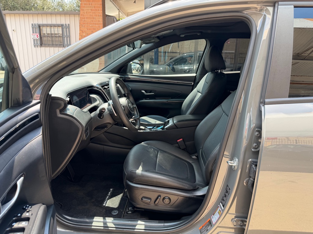 Photo 7 of this HYUNDAI SANTA CRUZ