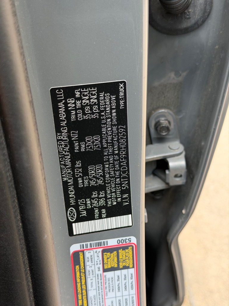 Photo 23 of this HYUNDAI SANTA CRUZ