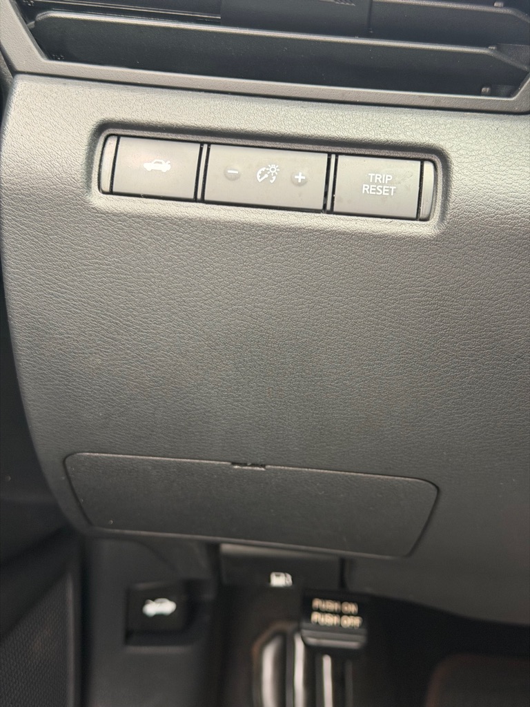 Photo 12 of this NISSAN ALTIMA