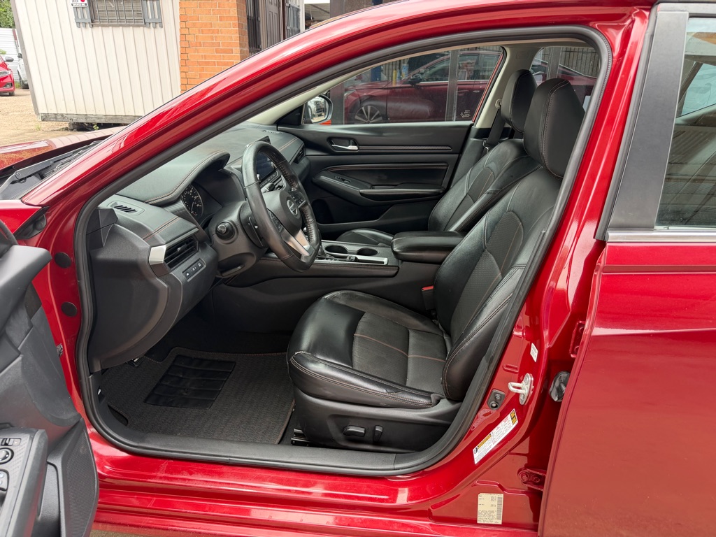 Photo 7 of this NISSAN ALTIMA
