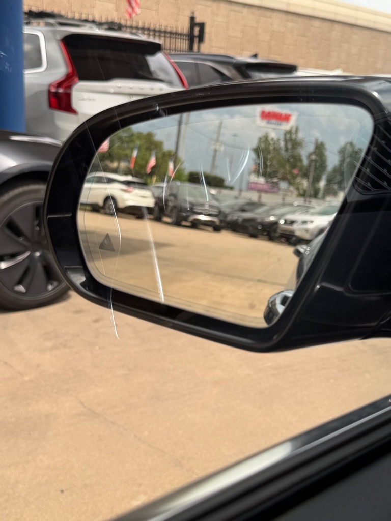 Photo 26 of this MERCEDES-BENZ S-CLASS