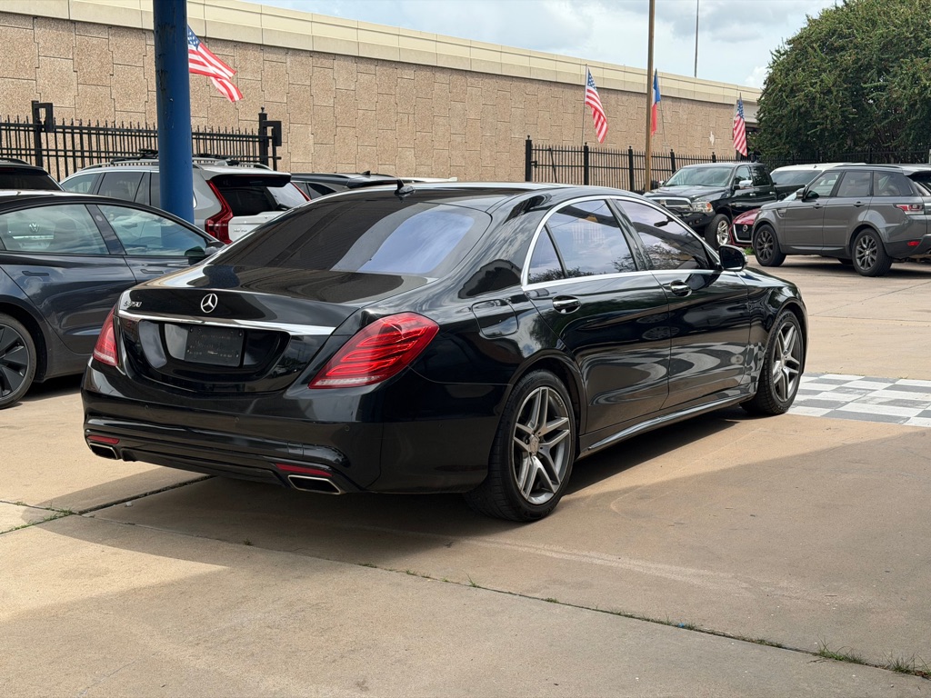 Photo 6 of this MERCEDES-BENZ S-CLASS