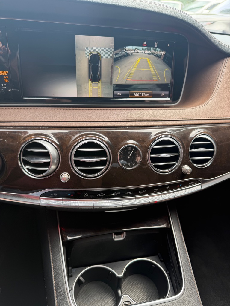 Photo 14 of this MERCEDES-BENZ S-CLASS