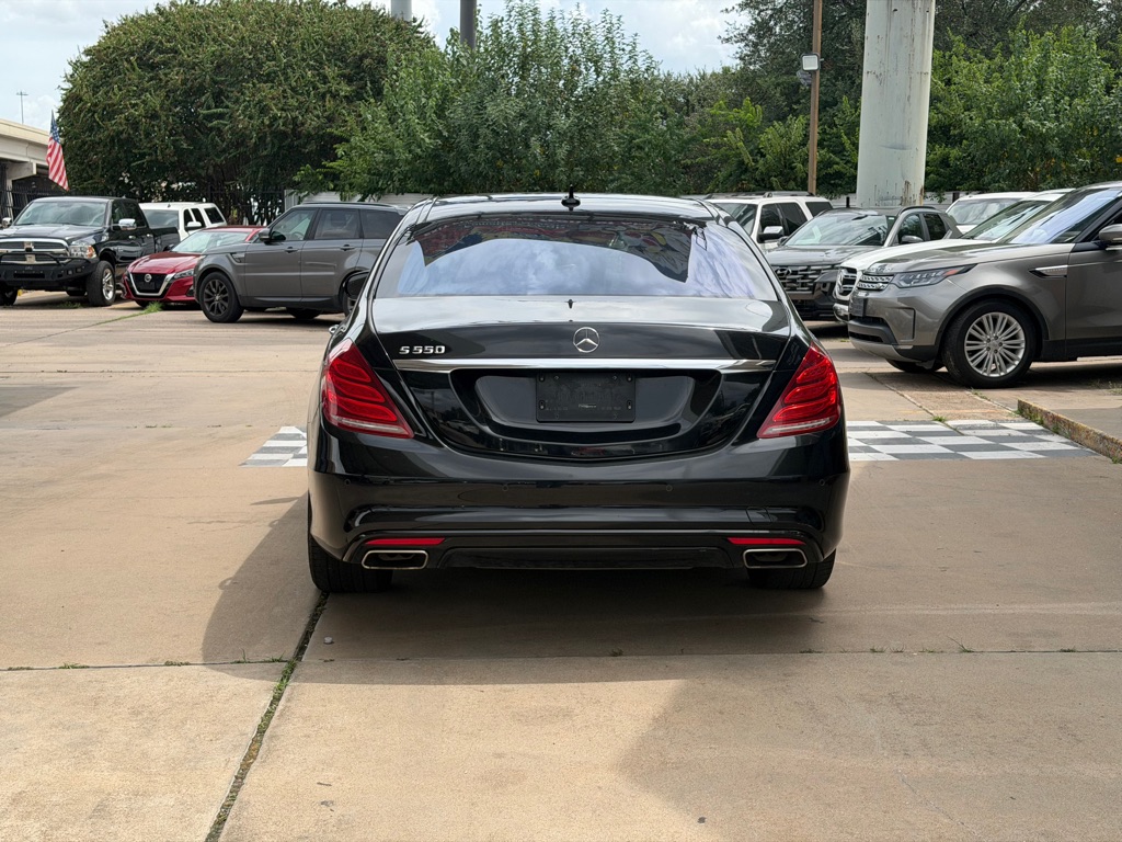 Photo 5 of this MERCEDES-BENZ S-CLASS