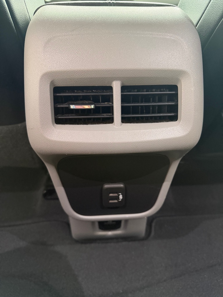 Photo 11 of this GMC TERRAIN