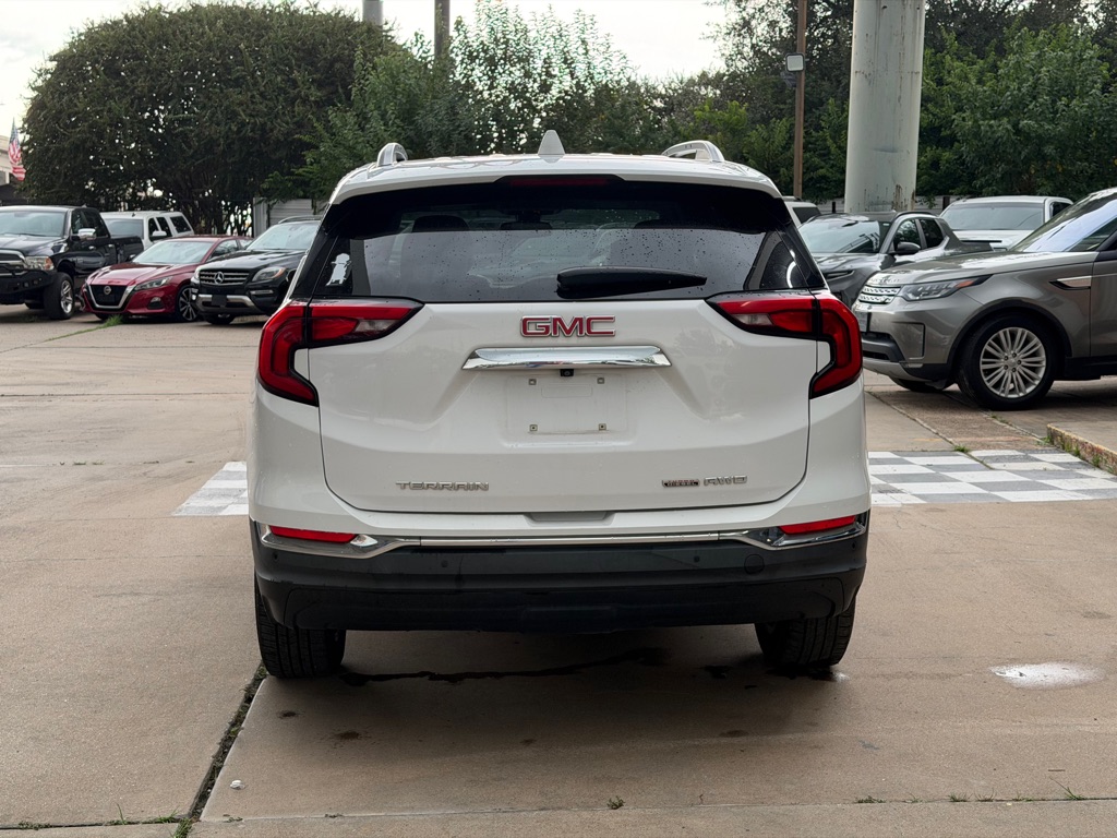 Photo 4 of this GMC TERRAIN