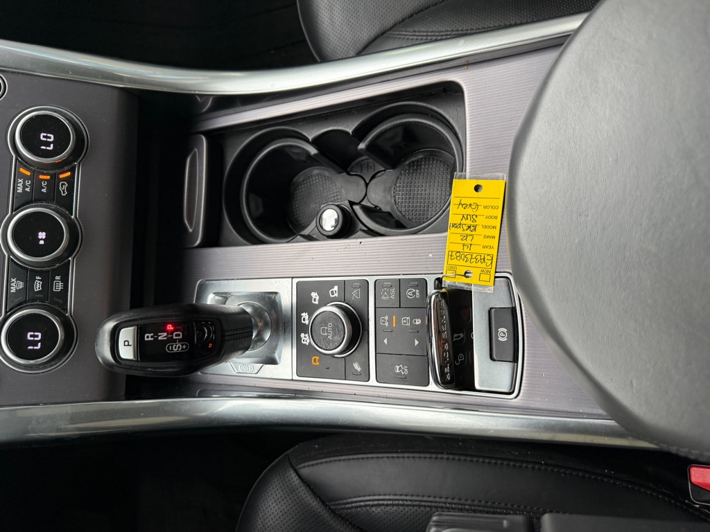 Photo 13 of this LAND ROVER RANGE ROVER SPO