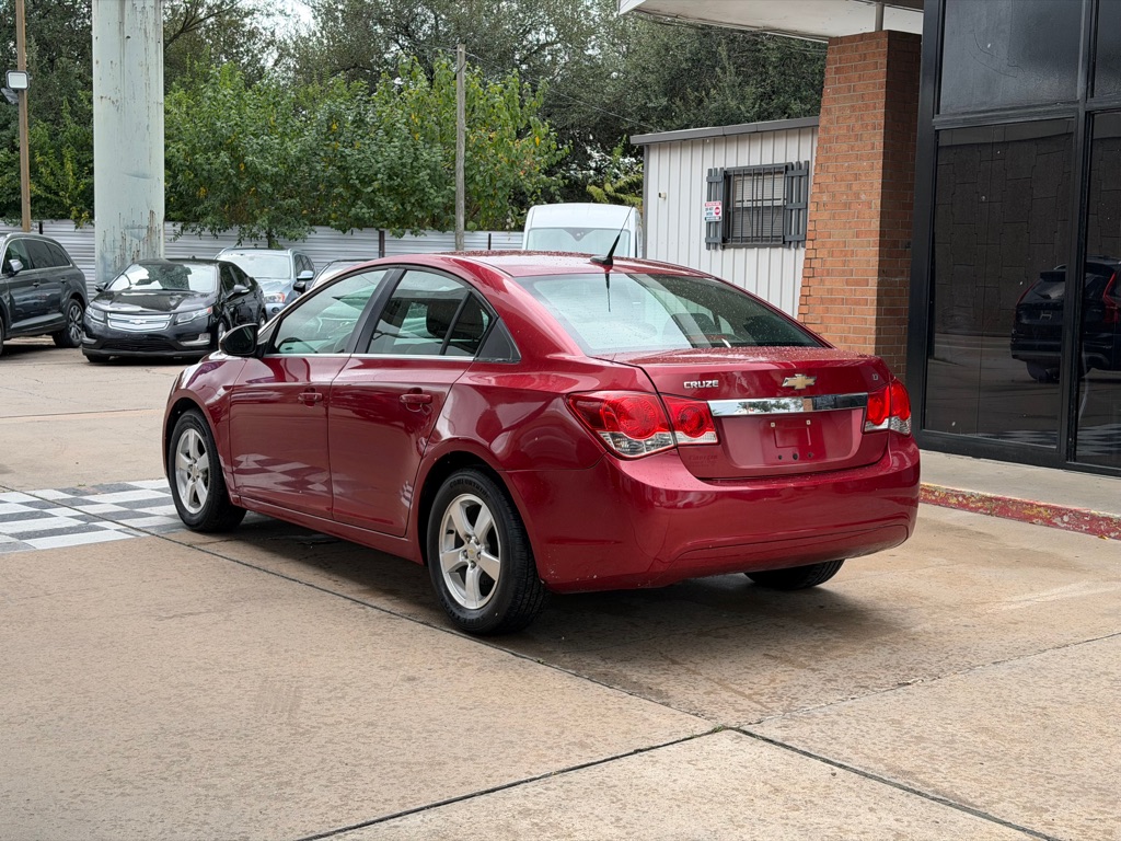 Photo 3 of this CHEVROLET CRUZE
