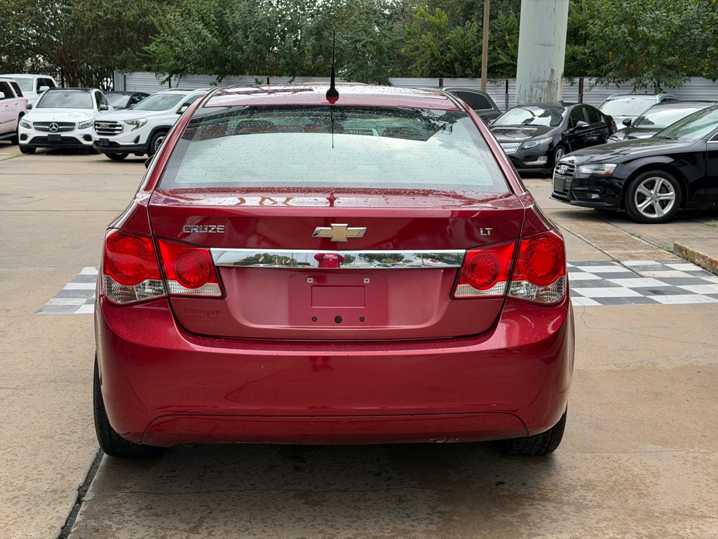 Photo 4 of this CHEVROLET CRUZE