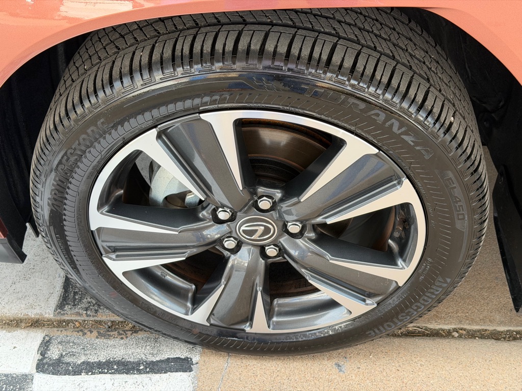 Photo 22 of this LEXUS UX