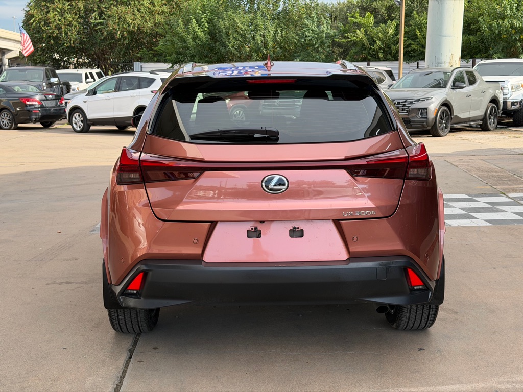 Photo 4 of this LEXUS UX