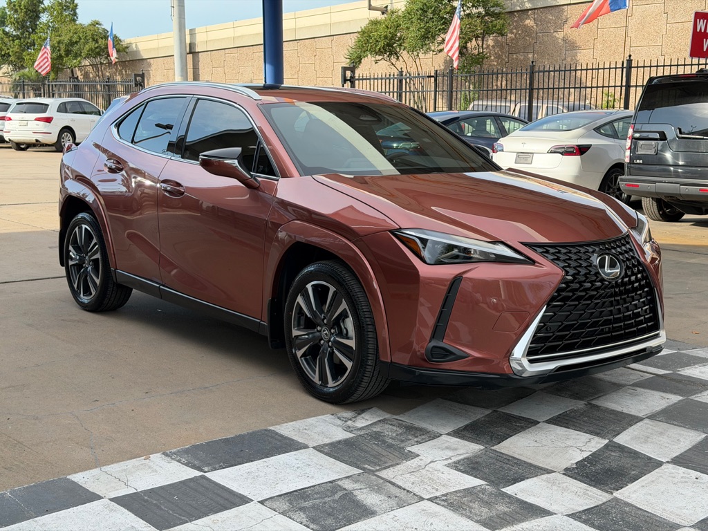 Photo 6 of this LEXUS UX