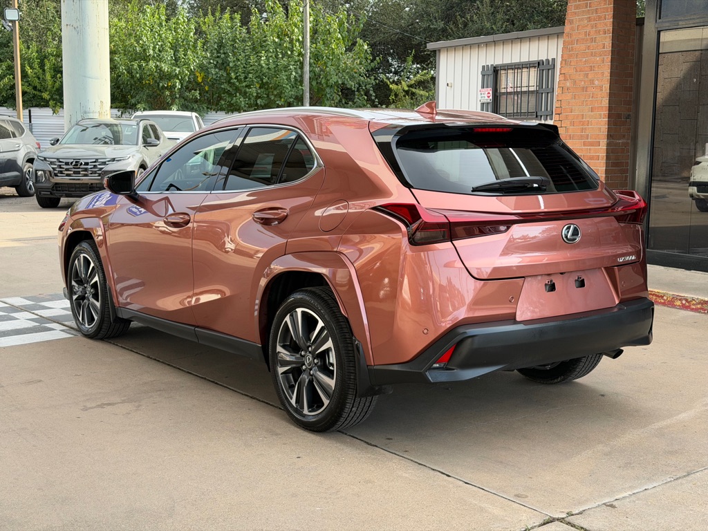 Photo 3 of this LEXUS UX