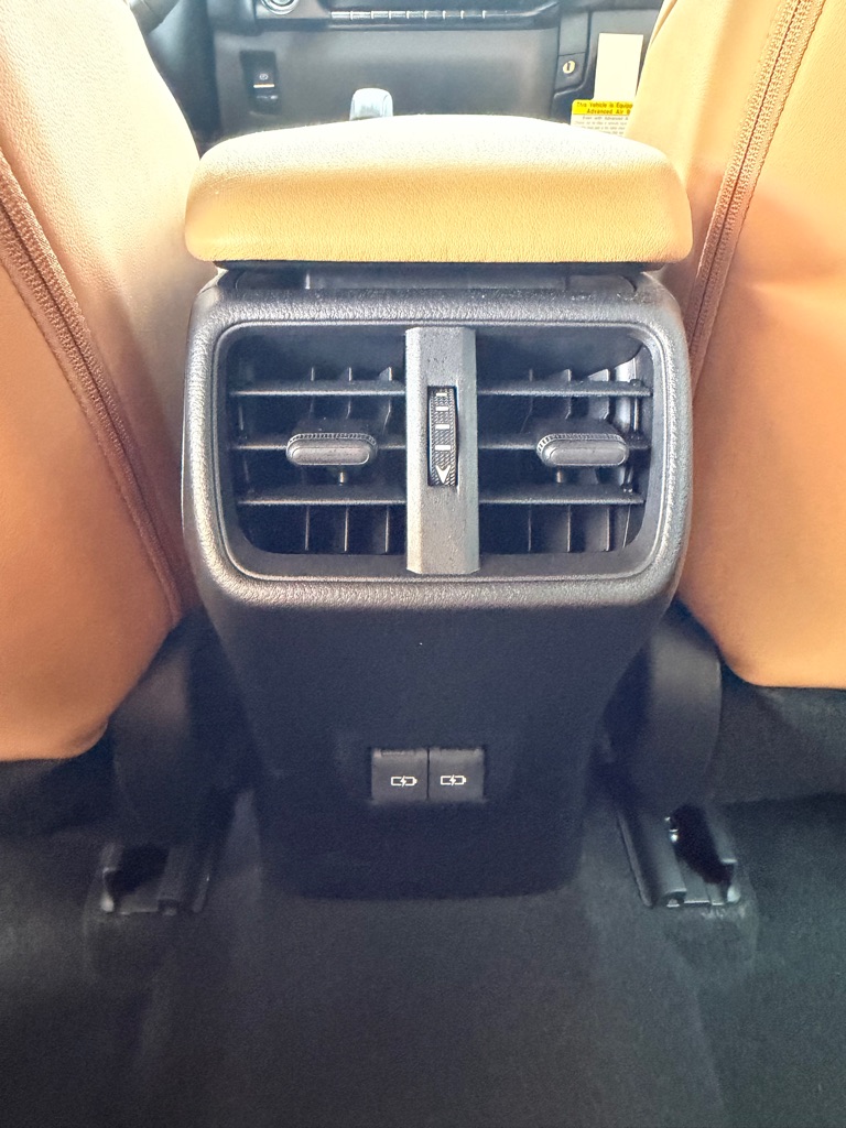 Photo 12 of this LEXUS UX