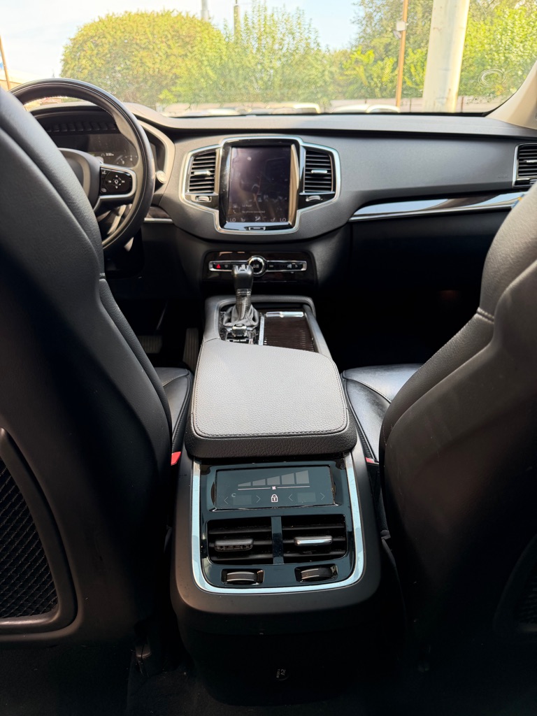 Photo 13 of this VOLVO XC90