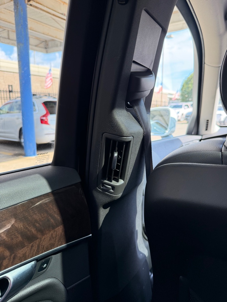 Photo 18 of this VOLVO XC90