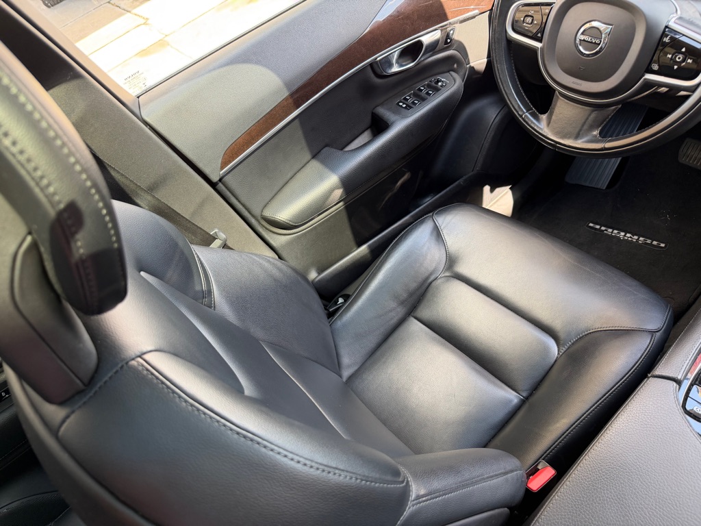 Photo 16 of this VOLVO XC90