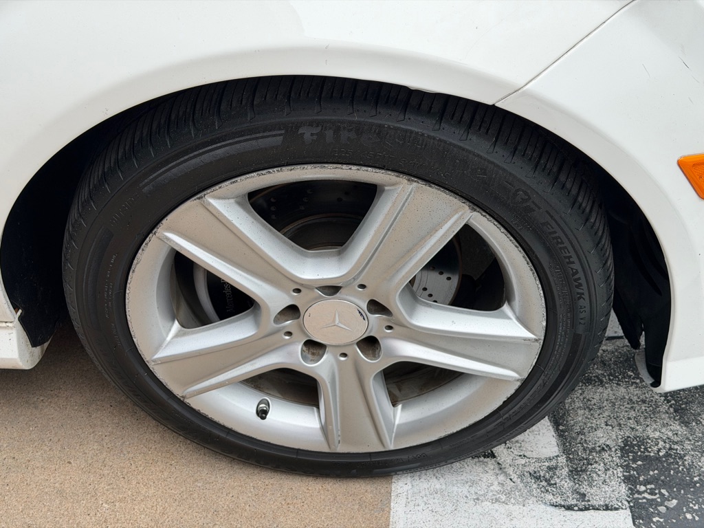 Photo 6 of this MERCEDES-BENZ C-CLASS
