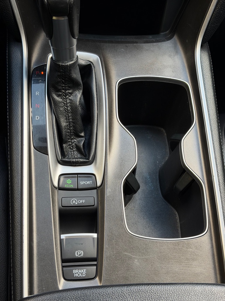 Photo 16 of this HONDA ACCORD