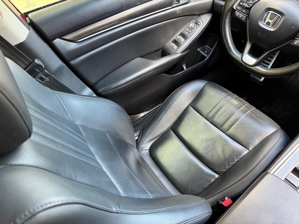 Photo 18 of this HONDA ACCORD