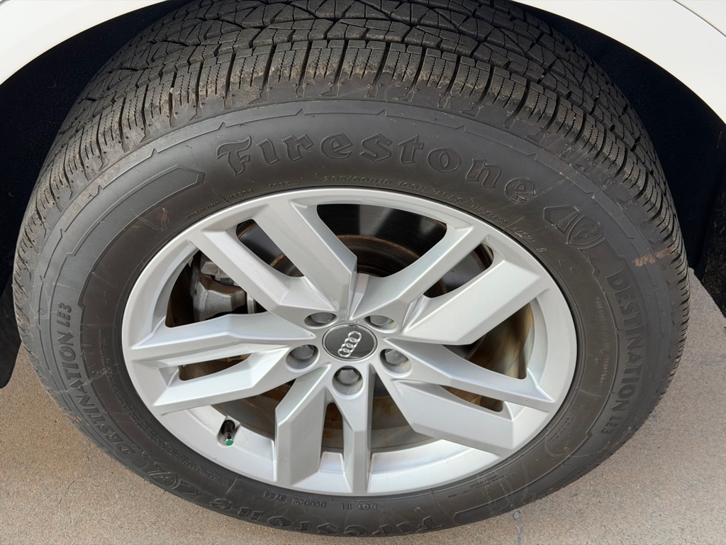 Photo 22 of this AUDI Q5