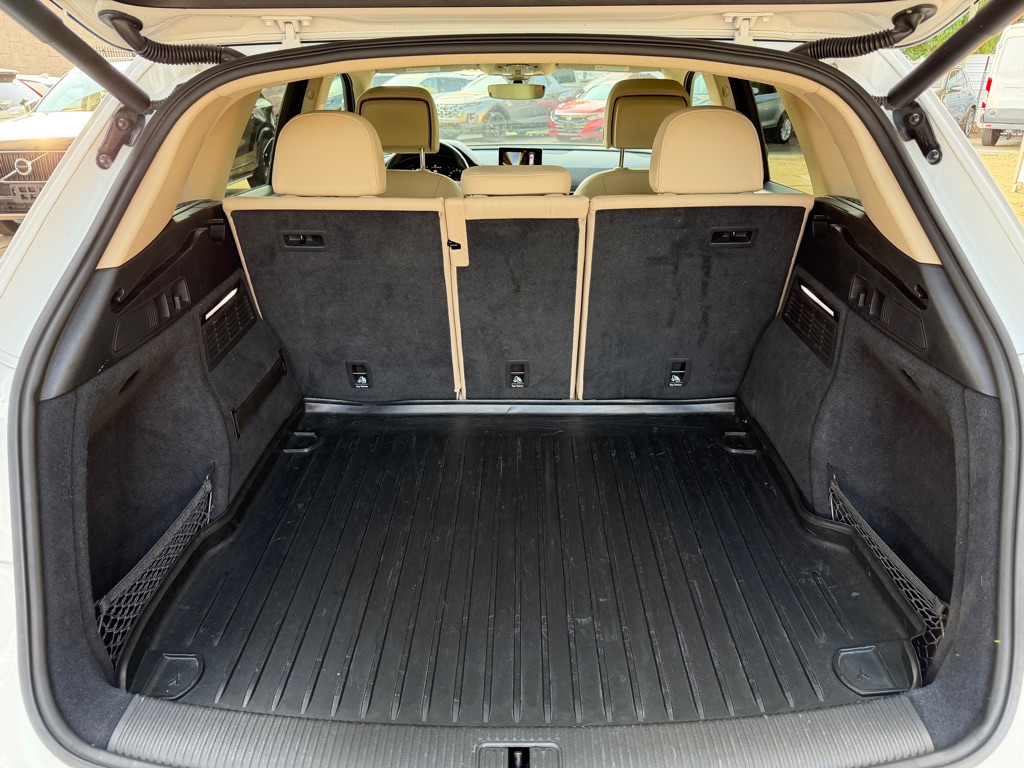 Photo 21 of this AUDI Q5