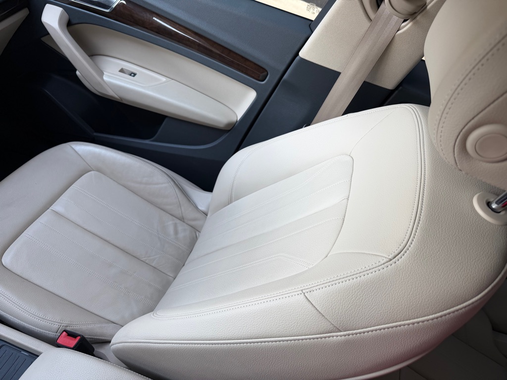 Photo 17 of this AUDI Q5